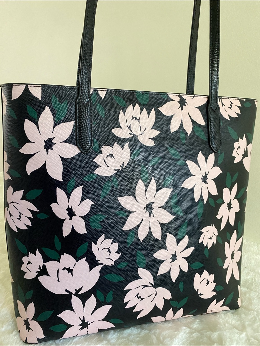 Kate Spade New York Jana Winter Blooms Medium Tote - Picture 17 of 17